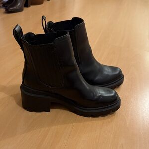 Universal Thread Black Ankle Boots